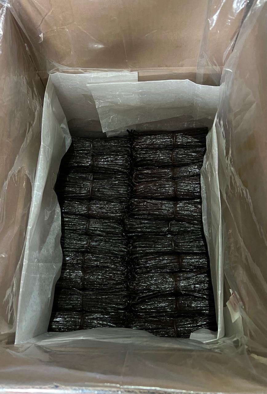 Madagascar vanilla beans wholesale: a guide for professional buyers vanille noire gourmet dans un carton export